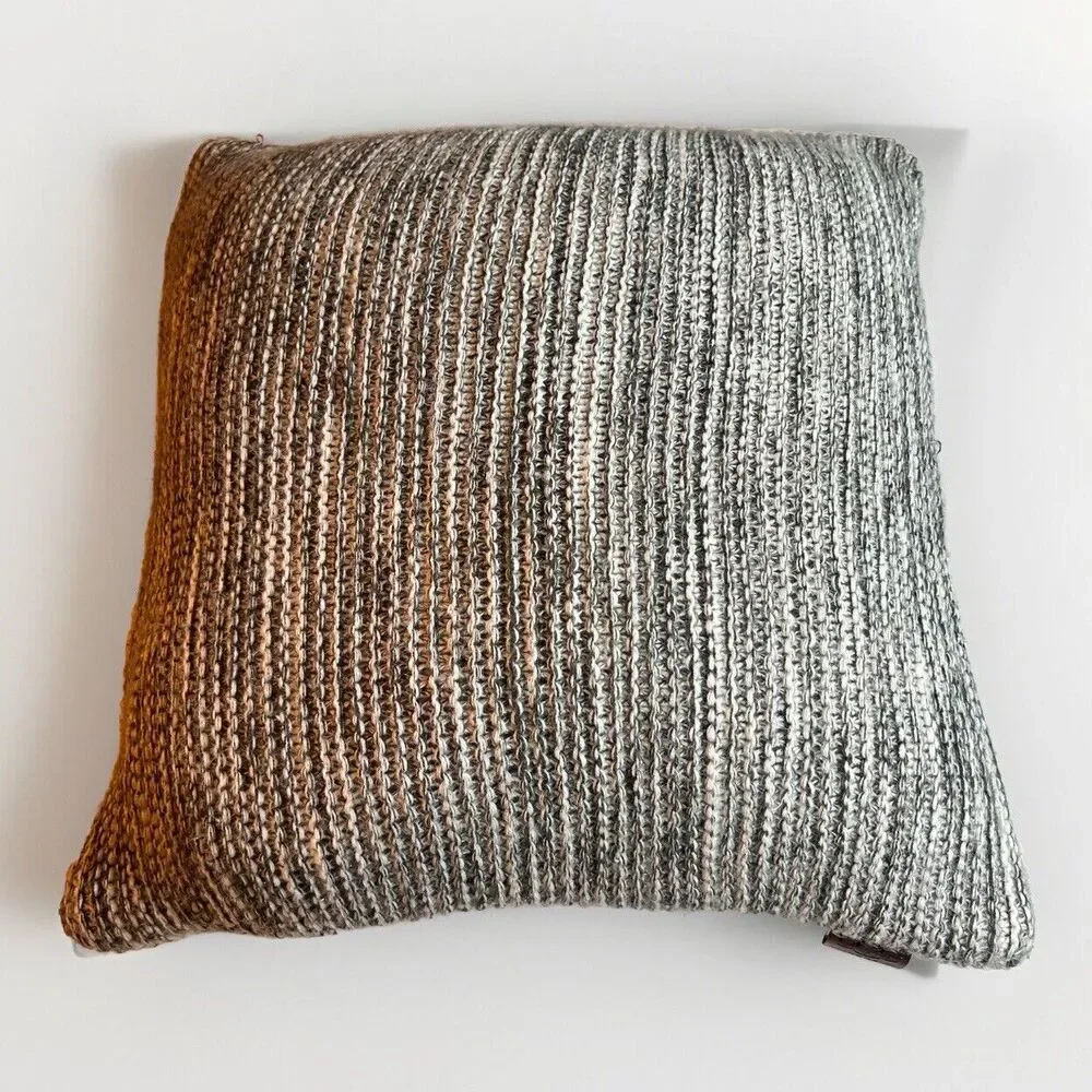 UGG Knit Throw Pillow 20x20 Ivory‎ And Black EUC